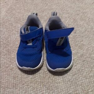 Nike Blue Sneakers with Velcro Strap and Breathable Mesh